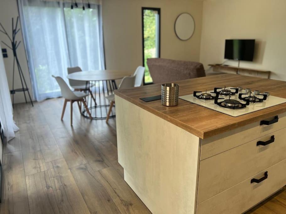 Maison En Bois A Entrechaux Εξωτερικό φωτογραφία